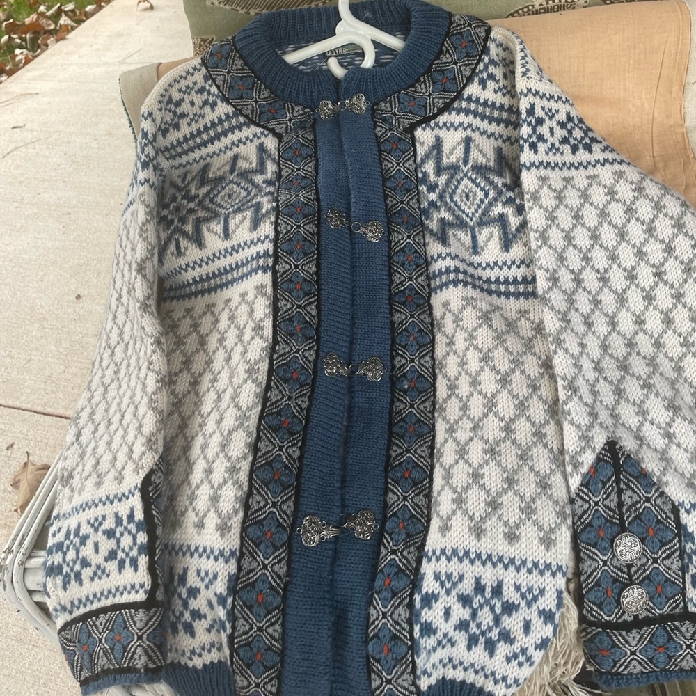Dale of Norway Blue and White Patterned Sweater